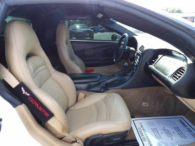 Used 2004 Chevrolet Corvette Coupe w/ Roof Package RWD image 8