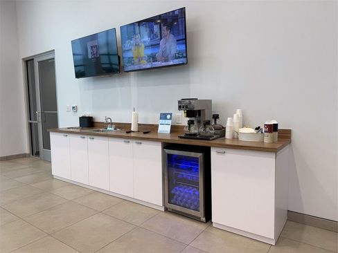 Used 2019 Chevrolet Camaro LT image 38