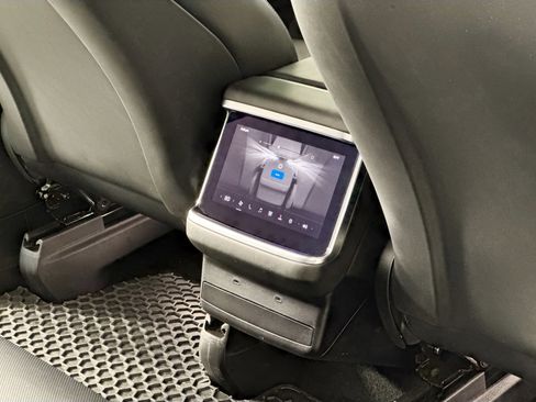 Used 2023 Tesla Model X image 42