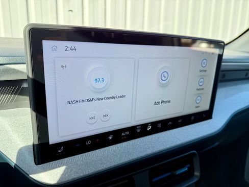 New 2025 Ford Maverick XLT w/ XLT Luxury Package FWD image 28