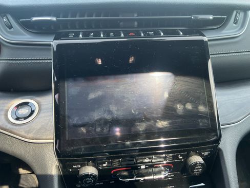 Used 2025 Jeep Grand Cherokee L Limited w/ Black Appearance Package image 10