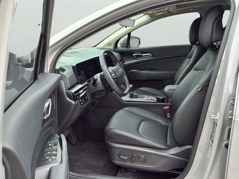 Used 2026 Kia Sportage EX w/ EX Panorama Roof Package FWD image 13