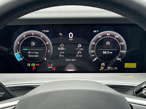 New 2026 Volkswagen Tiguan SE R-Line image 23