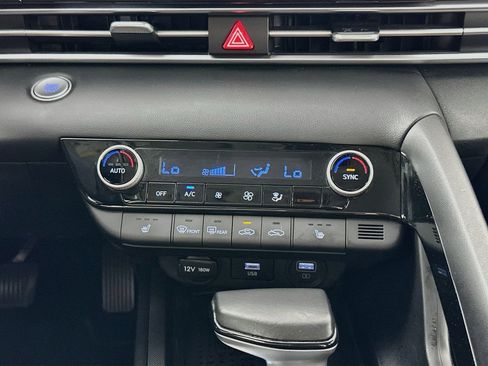 Used 2022 Hyundai Elantra SEL w/ Convenience Package FWD image 23