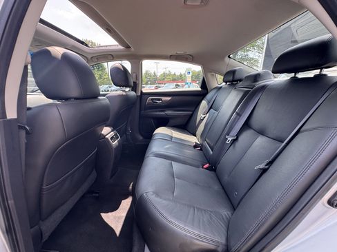 Used 2014 Nissan Altima 2.5 SL w/ Technology Package FWD image 7