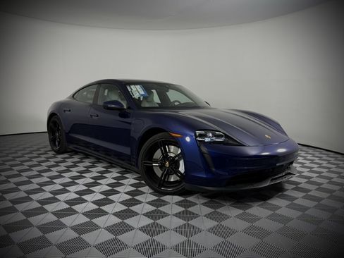 New 2024 Porsche Taycan image 7