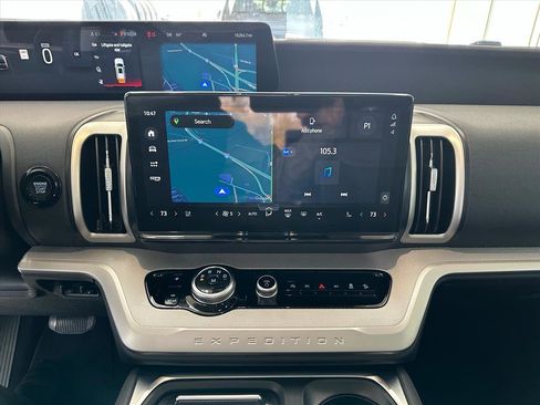 Certified 2025 Ford Expedition Active image 37