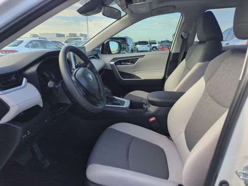 Used 2025 Toyota RAV4 XLE w/ Convenience Package FWD image 11