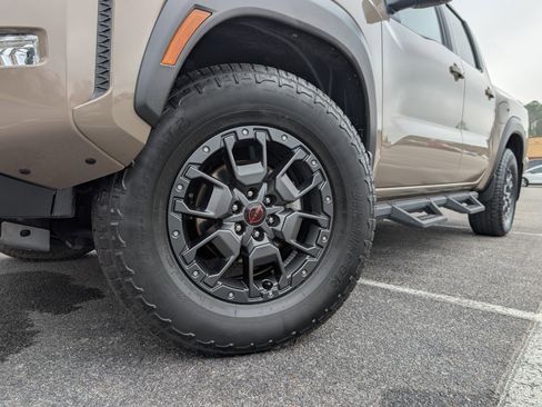 Used 2023 Nissan Frontier PRO-4X w/ Pro-4X Premium Package image 35