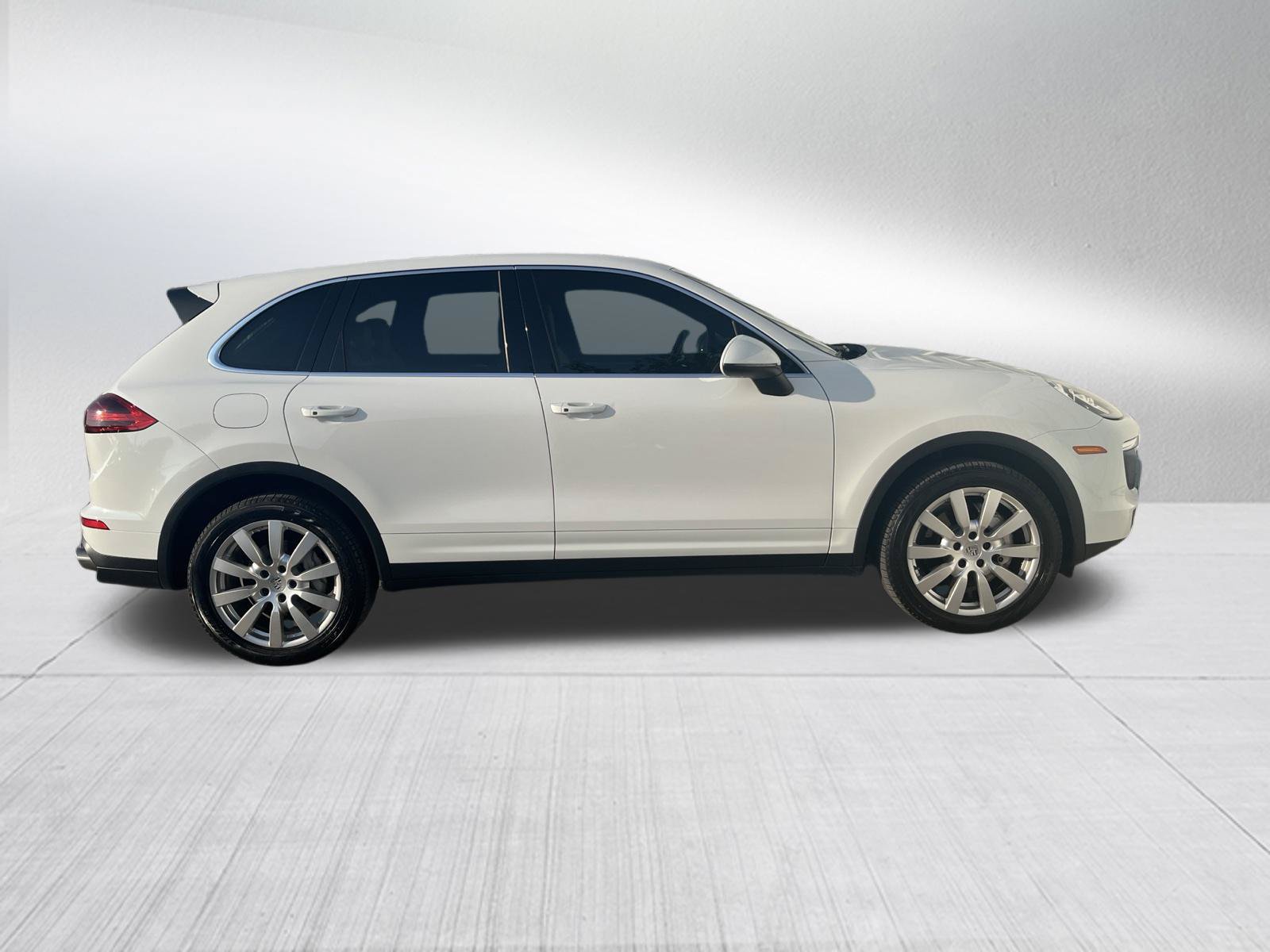 Used 2017 Porsche Cayenne S AWD/4WD image 5
