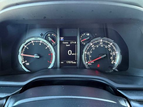 Certified 2024 Toyota 4Runner TRD Off-Road Premium image 23