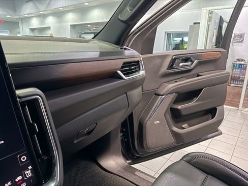 Certified 2025 GMC Yukon Denali image 25