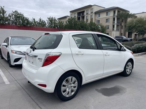 Used 2013 Toyota Yaris LE image 2
