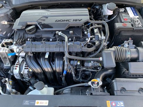 Used 2025 Hyundai Elantra SEL image 31