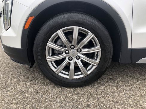 Used 2023 Cadillac XT4 Premium Luxury AWD/4WD image 5