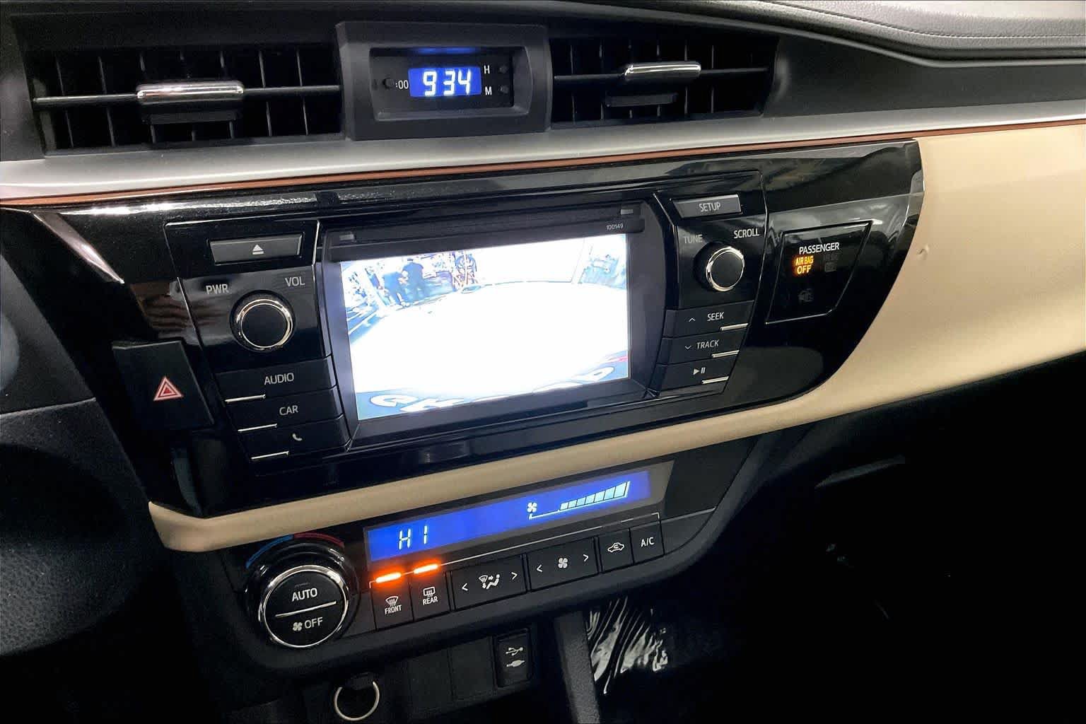 Used 2015 Toyota Corolla LE FWD image 26