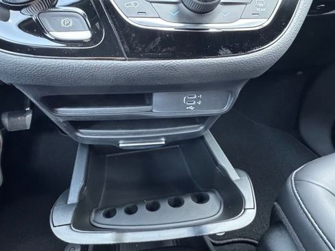 New 2026 Chrysler Pacifica Select image 37