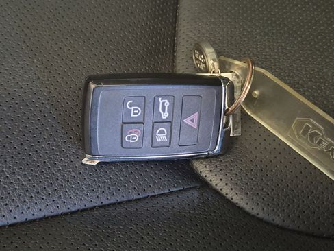 Used 2024 Land Rover Defender 110 S AWD/4WD image 33