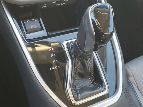 Used 2020 Subaru Outback Limited image 28