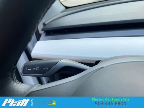 Used 2023 Tesla Model Y Long Range AWD/4WD image 34