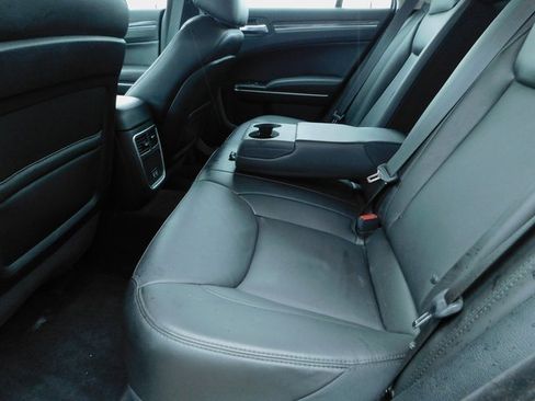 Used 2021 Chrysler 300 Touring L image 19