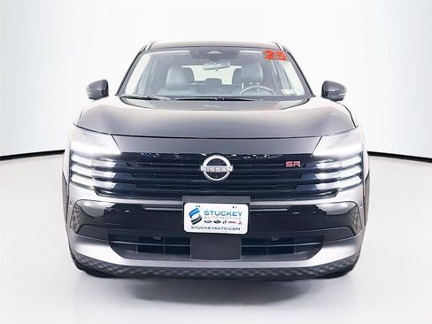 Used 2025 Nissan Kicks SR AWD/4WD image 2