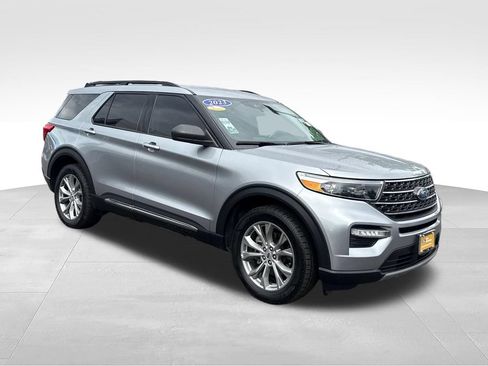 Certified 2023 Ford Explorer XLT w/ Equipment Group 202A AWD/4WD image 1