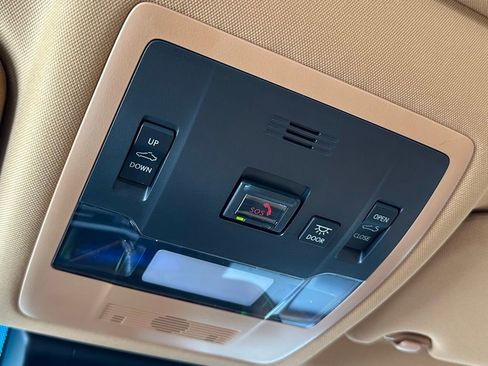 Used 2024 Lexus ES 350 w/ Premium Package image 47