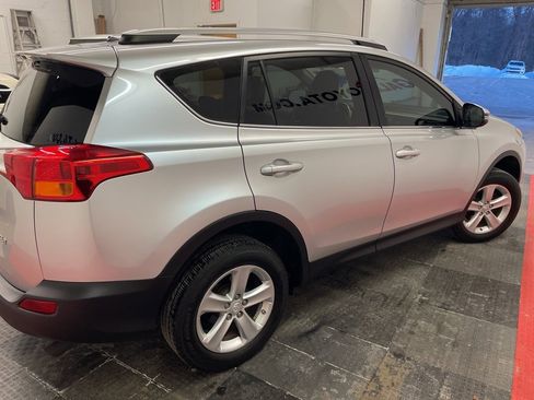 Used 2013 Toyota RAV4 XLE image 9
