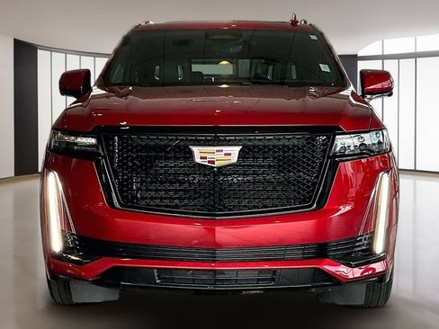 Certified 2024 Cadillac Escalade ESV Sport Platinum w/ Heavy-Duty Trailer Package AWD/4WD image 3