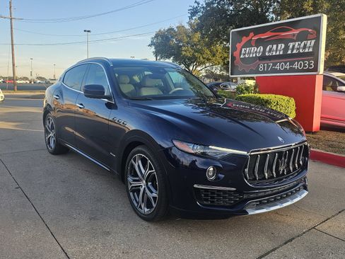 Used 2019 Maserati Levante GranLusso image 6
