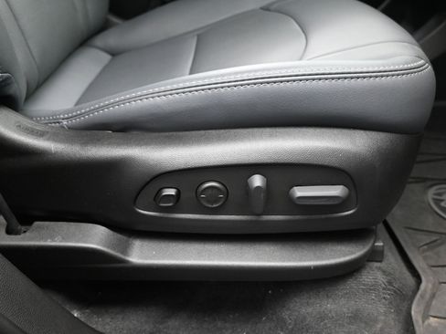 Used 2023 Buick Enclave Premium w/ Experience Buick Package FWD image 16