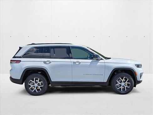 New 2025 Jeep Grand Cherokee Limited image 5