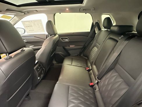 New 2026 Nissan Rogue Platinum w/ Platinum Premium Package image 10