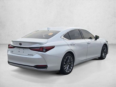 Used 2024 Lexus ES 300h Ultra Luxury FWD image 5