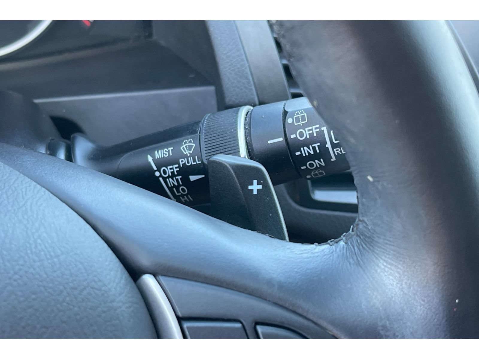 Used 2017 Acura RDX w/ AcuraWatch Plus Package FWD image 40