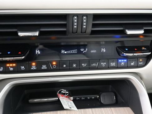 Used 2024 MAZDA CX-90 Plug-In Hybrid w/ Premium Plus image 29