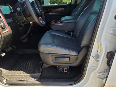 Used 2018 RAM 3500 Tradesman w/ Chrome Appearance Group RWD image 18