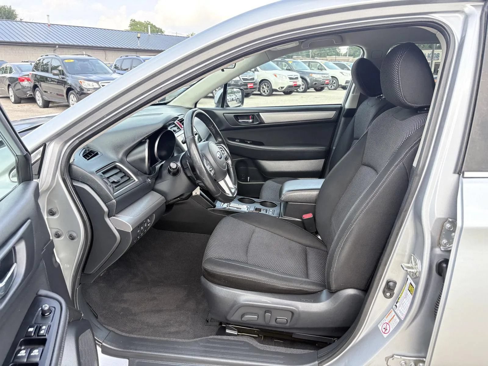 Used 2015 Subaru Outback 2.5i Premium AWD/4WD image 11