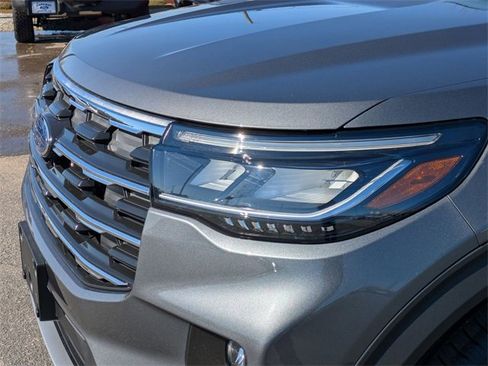 New 2026 Ford Explorer Active w/ Active Comfort Package image 9