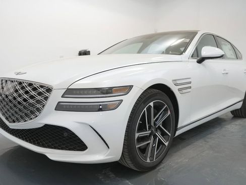 Used 2025 Genesis G80 2.5T Advanced image 12