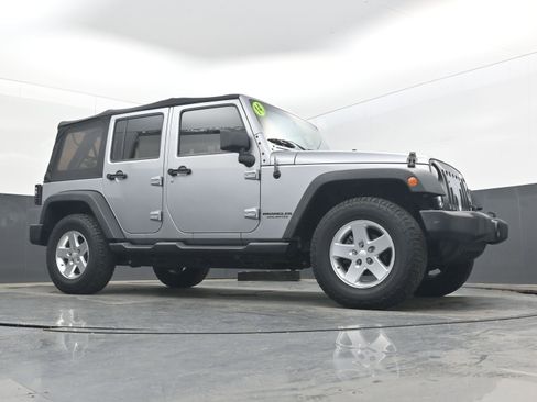 Used 2014 Jeep Wrangler Unlimited Sport w/ Max Tow Package AWD/4WD image 21