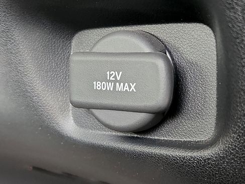 Used 2023 Honda HR-V LX image 29