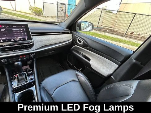 Used 2024 Jeep Compass Latitude AWD/4WD image 11