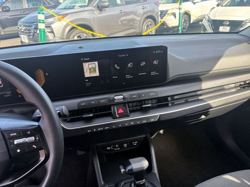 Used 2025 Kia K4 LXS FWD image 17