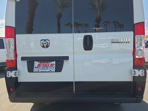 Used 2025 RAM ProMaster 2500 w/ U-Haul Equipment Group FWD image 33