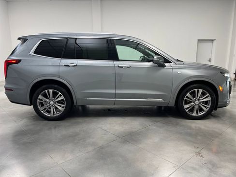 Used 2025 Cadillac XT6 Premium Luxury image 8