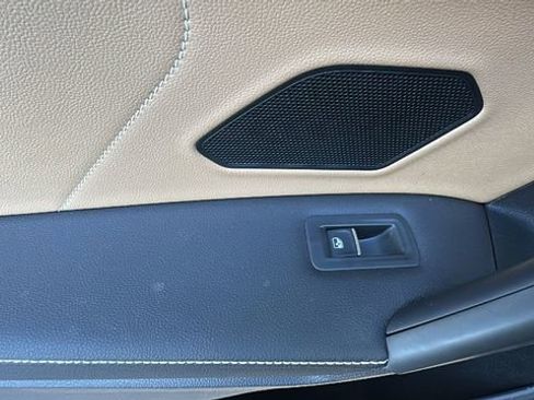 Used 2022 Volkswagen Tiguan SE image 28