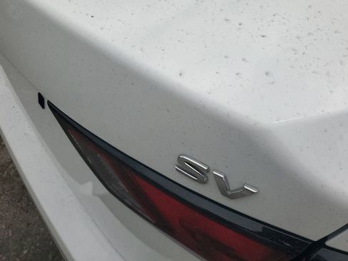 Used 2024 Nissan Sentra SV FWD image 7