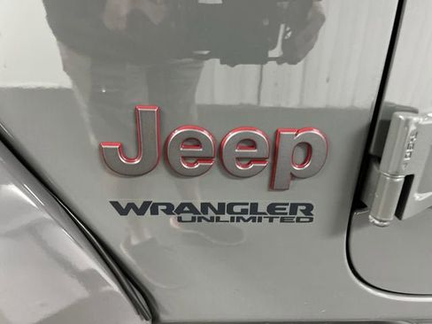 Used 2018 Jeep Wrangler Unlimited Rubicon AWD/4WD image 31